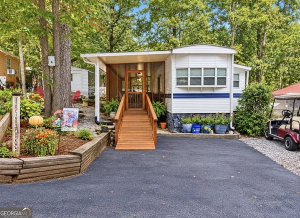 143 Cindy Parkway, Cleveland