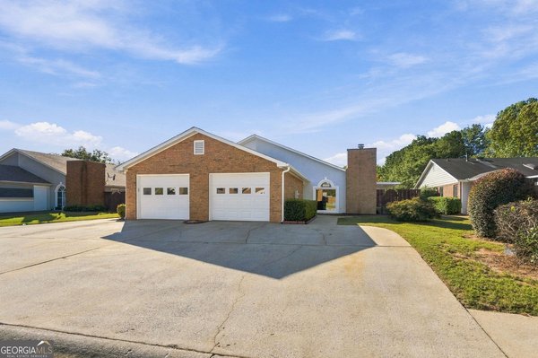 210 Courtyard Lane, Fayetteville