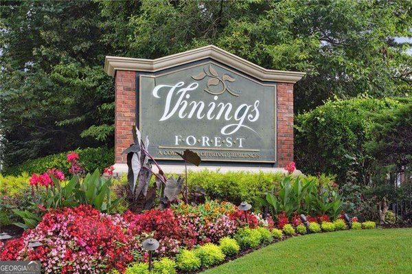 506 Vinings Forest Court, Smyrna