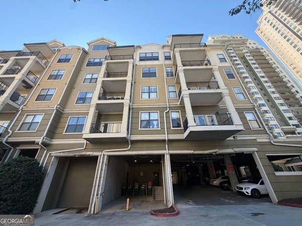 799 Hammond Drive, Sandy Springs