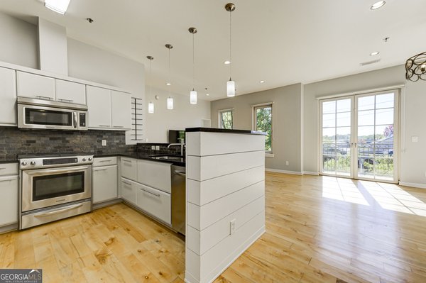 1430 Dresden Drive, Brookhaven