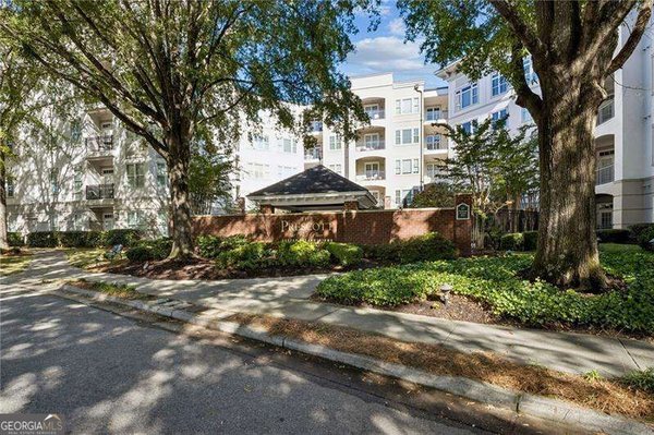 11 Perimeter Center, Atlanta