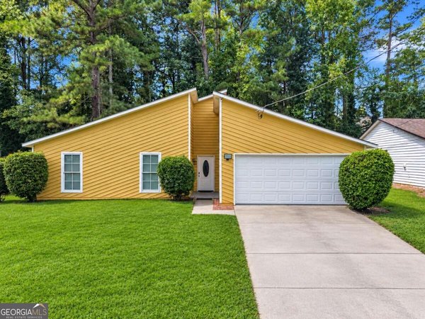 1376 Peninsula Trace, Lawrenceville