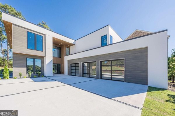 2753 Bell Drive, Smyrna