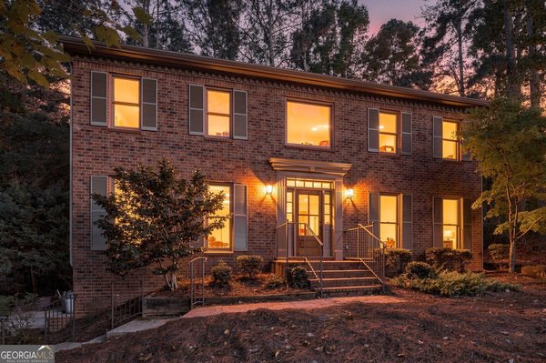 8020 Willow Tree Way, Alpharetta