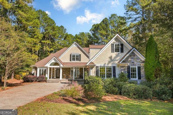 1040 Pin Oak Court, Bishop