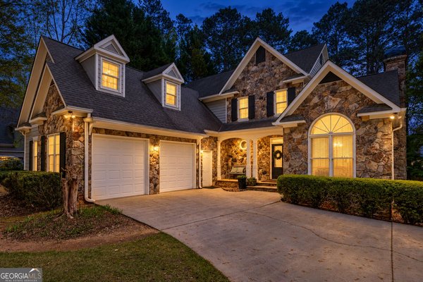 22 Shoreline Drive, Newnan