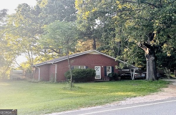 1061 Hemphill Road, Stockbridge