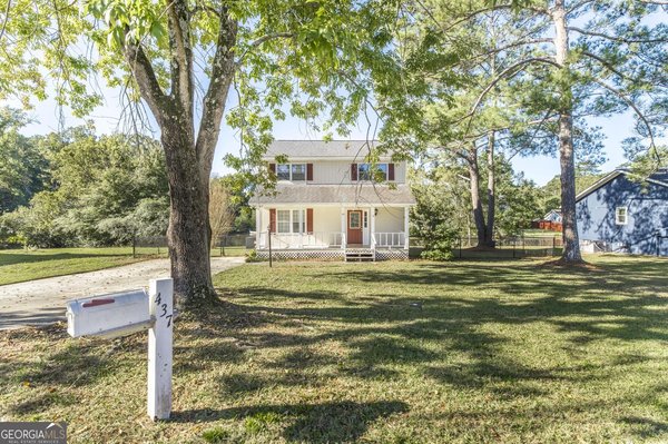 437 Edgewater Circle, Macon