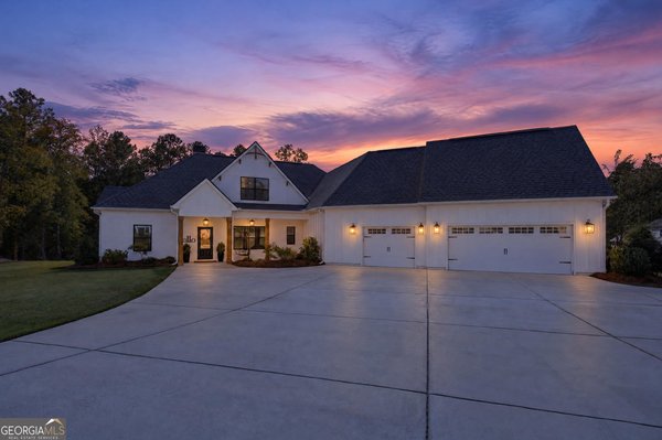 146 Durham Estates Drive, Sharpsburg