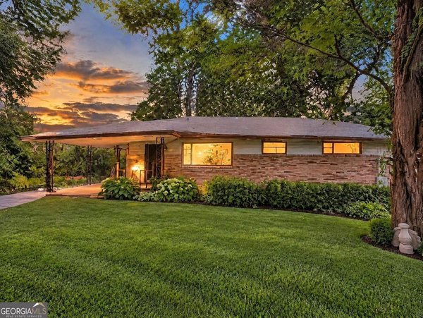 2839 Connally Drive, Atlanta