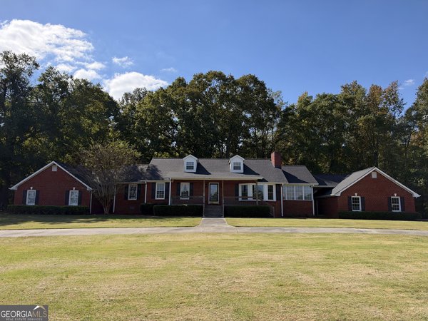 585 P J East Road, Covington