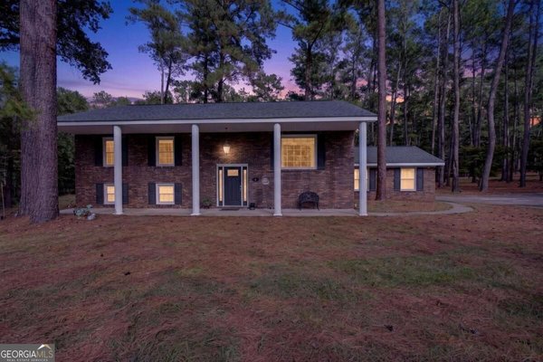 118 Davis Drive, Macon