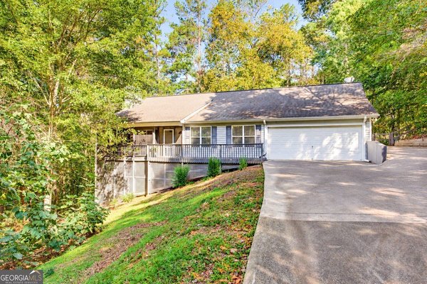 2055 Laurel Cove, Ball Ground