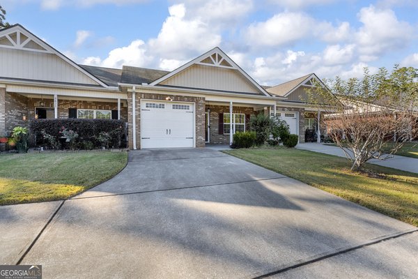6832 Tara Oaks Drive Riverdale