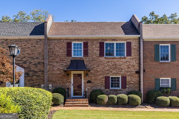 17 Sycamore Square, Decatur