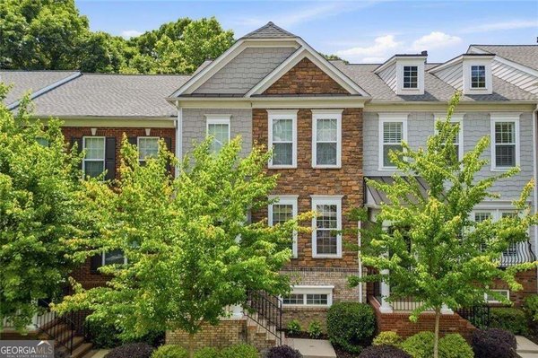 2246 Limehurst Drive, Brookhaven