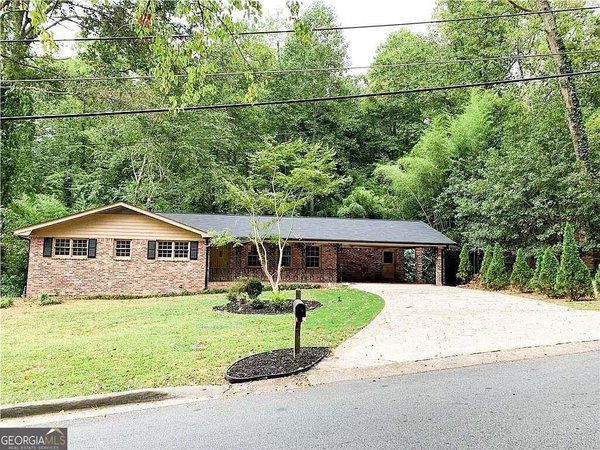 5792 Button Gwinnett Place, Norcross