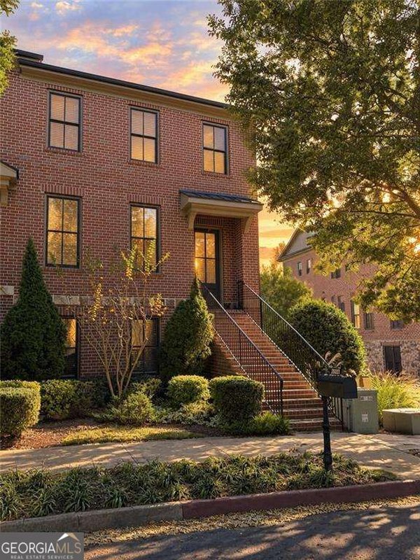 2024 Heathermere Way, Roswell