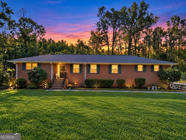 6204 Davis Road, Macon