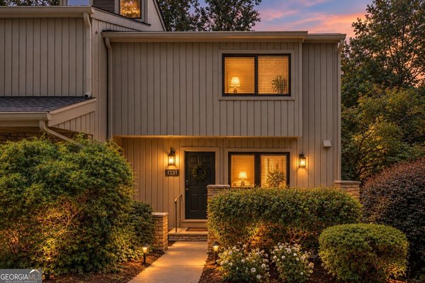 1237 Druid Knoll Dr, Brookhaven