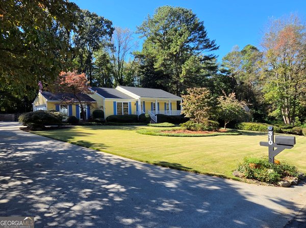 310 Lamplighter Lane, Marietta
