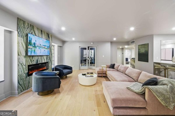 3648 Peachtree Road, Atlanta