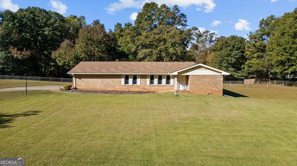 4096 Hickory Nut Drive, Douglasville