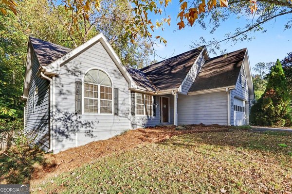 2705 Trotters Pointe Drive, Snellville