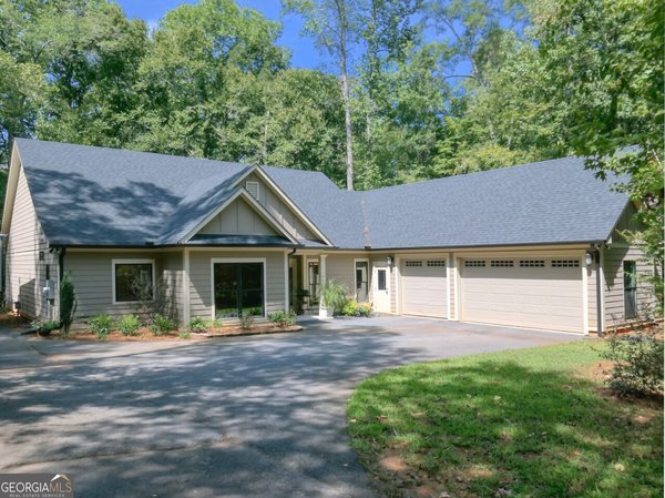 140 Michael Court, Fayetteville