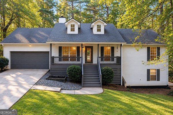 711 Country Lake Court, McDonough
