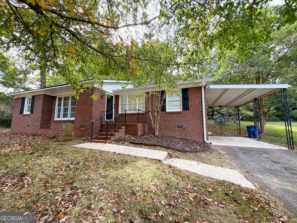 338 Laurel Lane, Lagrange