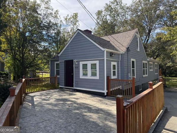 5735 Stonewall Tell Road, Atlanta