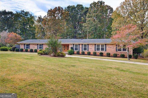 1341 Clearview Drive, Acworth