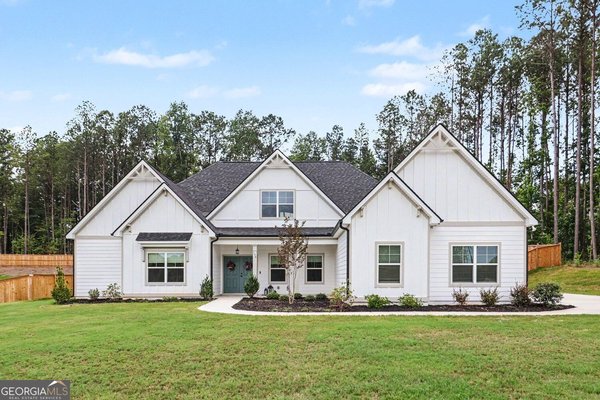 156 Belle Hall, Newnan
