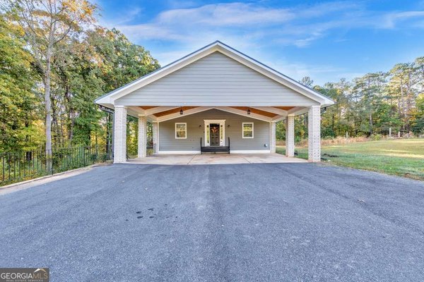 634 Swan Lake Road, Stockbridge