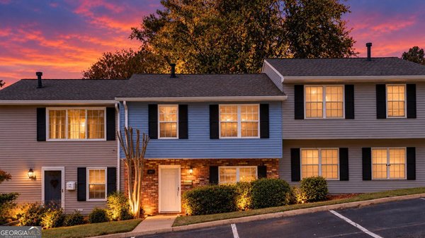 393 Promenade Court, Marietta
