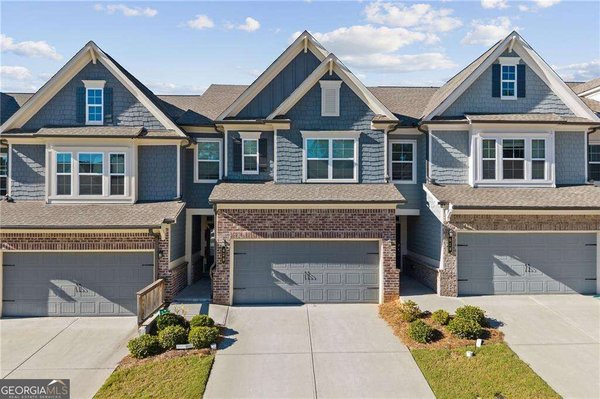 629 Isom Walk, Suwanee