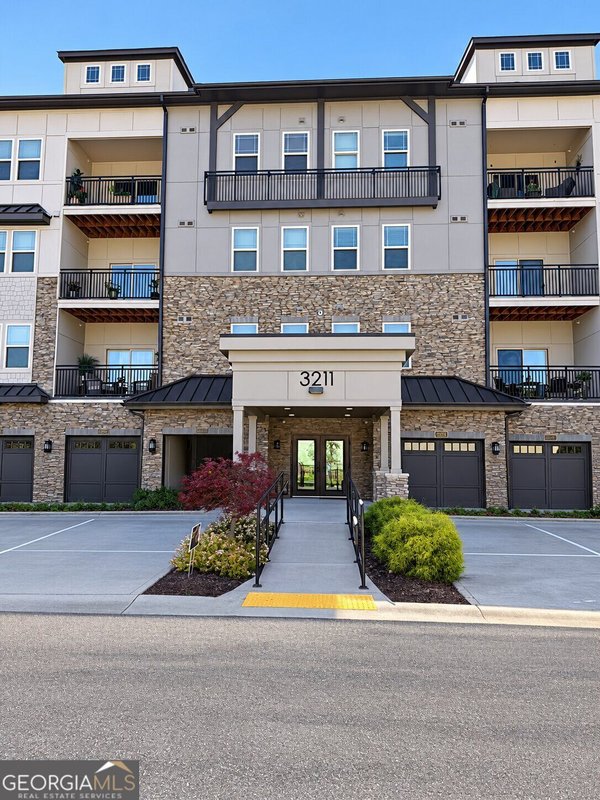 3211 Orwell Way Cumming