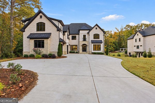 10765 Shallowford Road Roswell