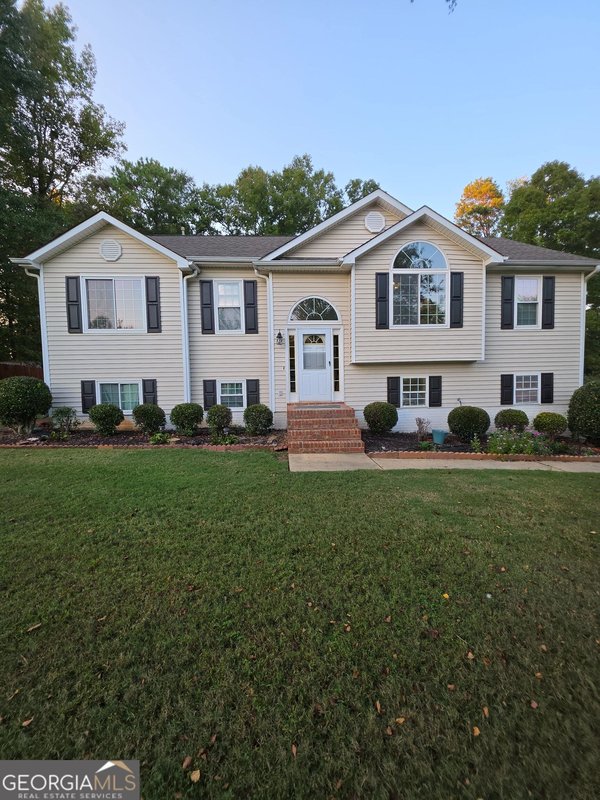 150 Huntington Court Newnan