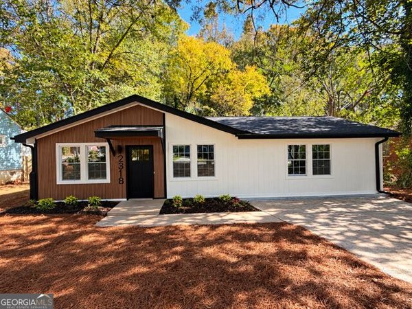 main picture of 2318 Browns Mill Road, Atlanta